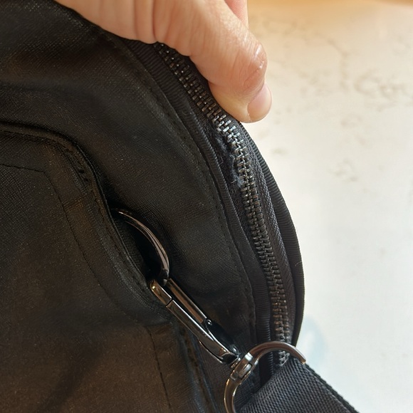 Lululemon bowling-style bag - Picture 3 of 6